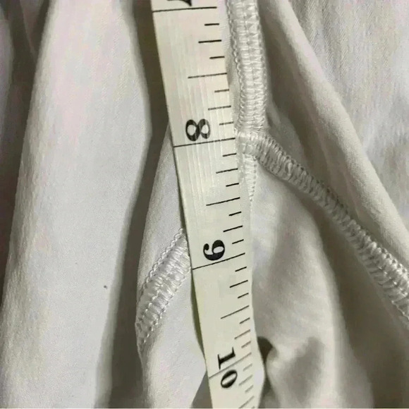 Lululemon Tracker Short V - Picture 4 of 9